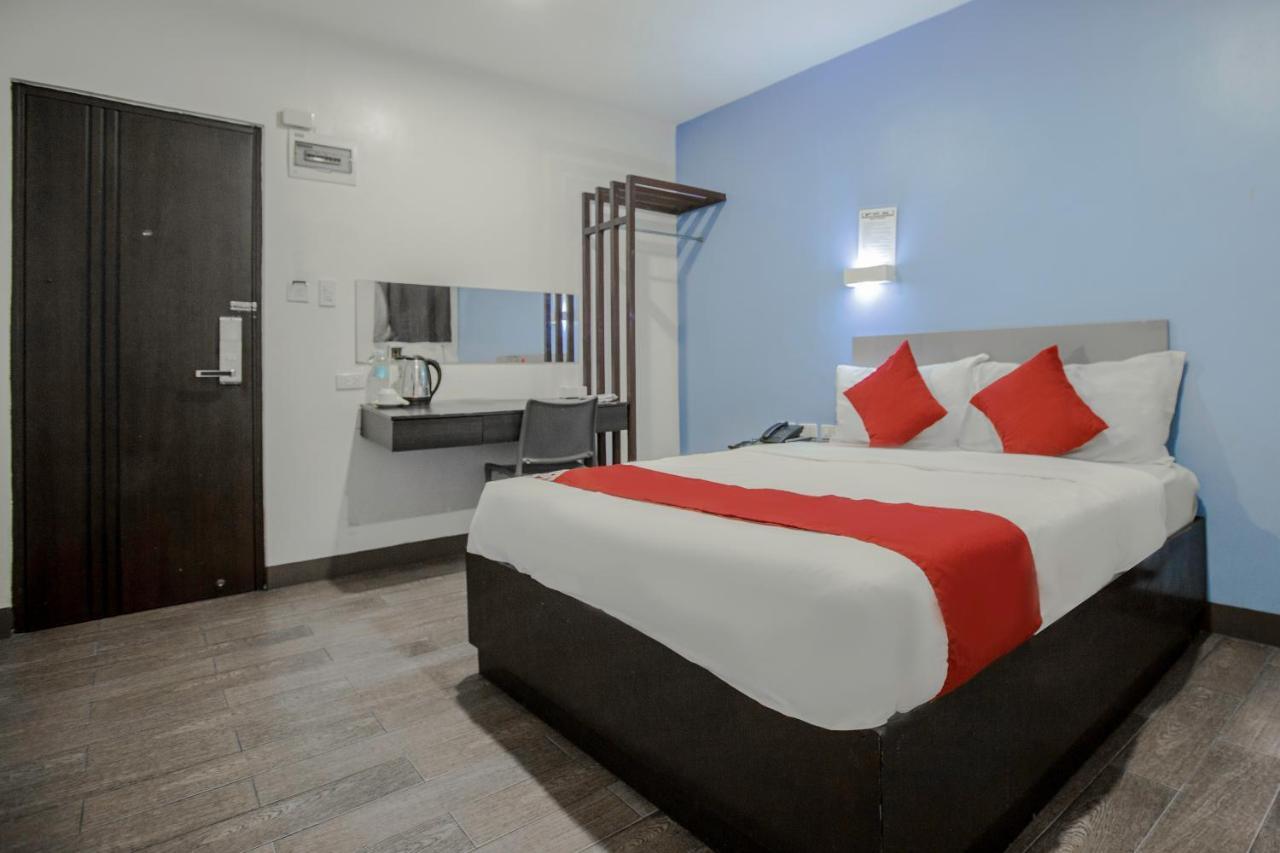 Oyo 637 Fox Hotel Quezon City Zewnętrze zdjęcie