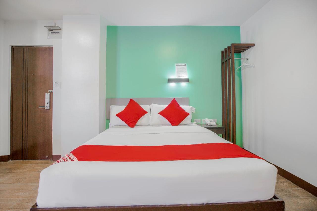 Oyo 637 Fox Hotel Quezon City Zewnętrze zdjęcie