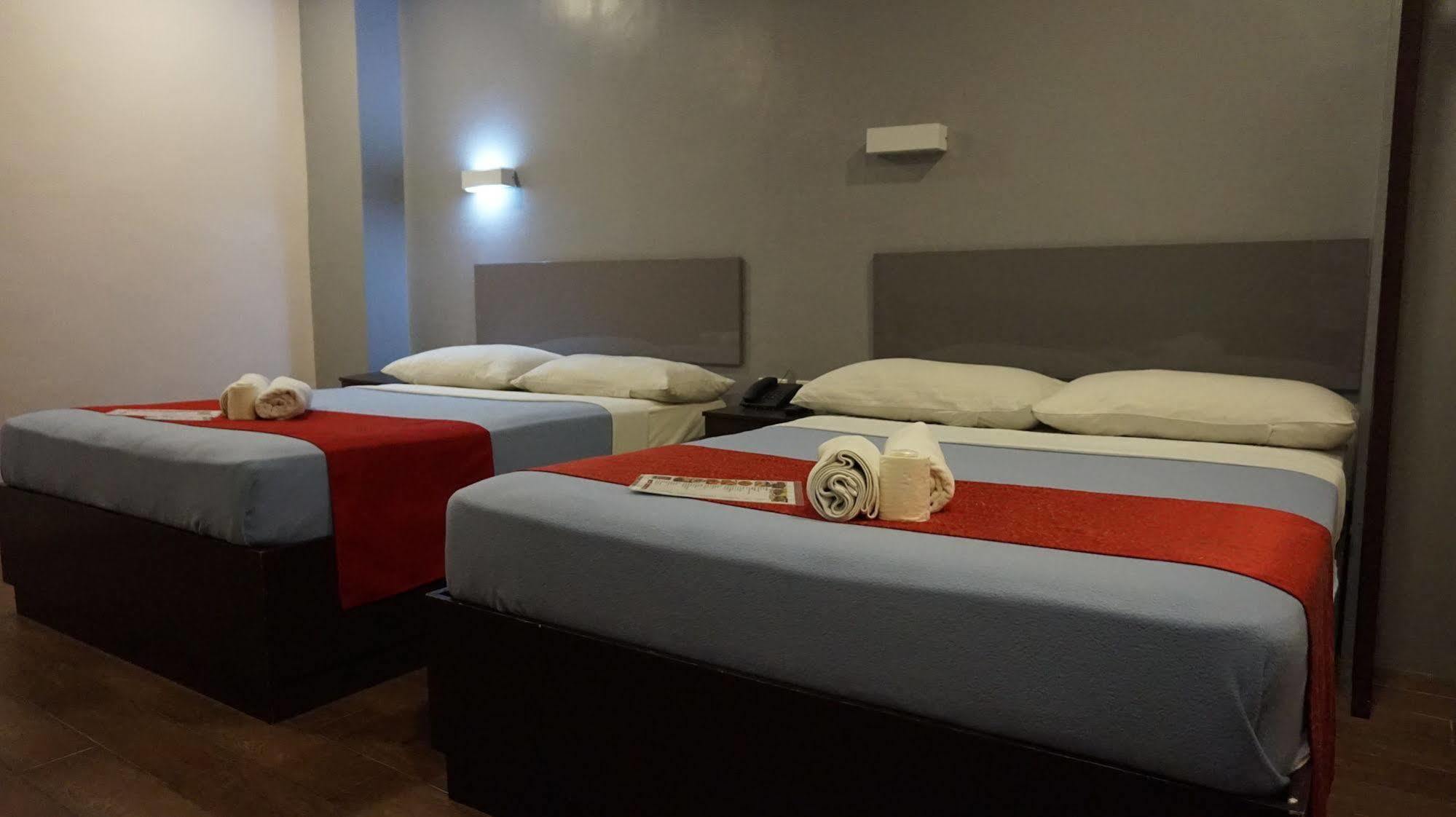 Oyo 637 Fox Hotel Quezon City Zewnętrze zdjęcie