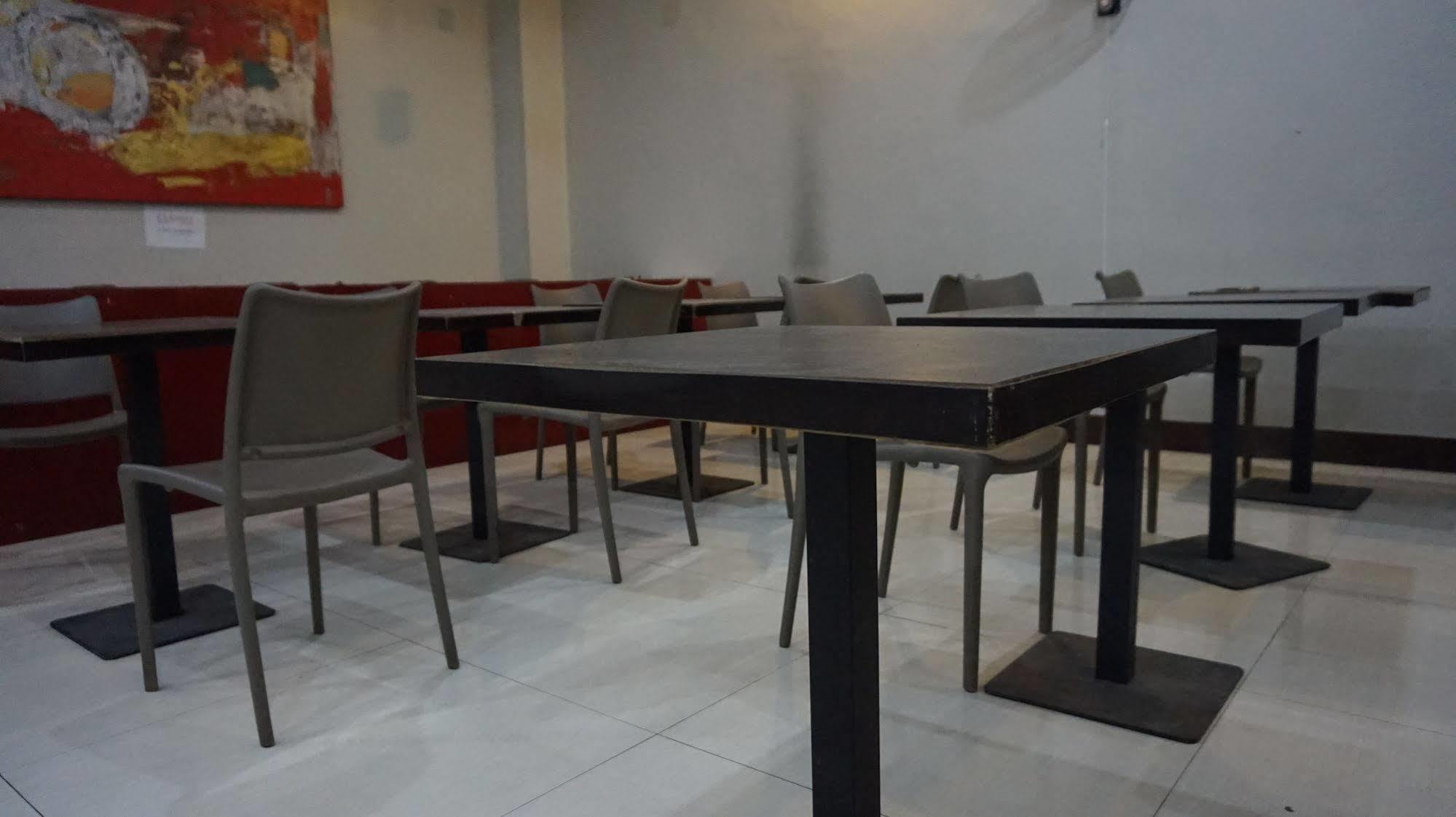 Oyo 637 Fox Hotel Quezon City Zewnętrze zdjęcie